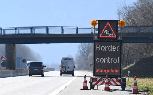 Из-за эпидемии соседи по "общему европейскому дому" в срочном порядке перекрыли границы. Фото: REUTERS