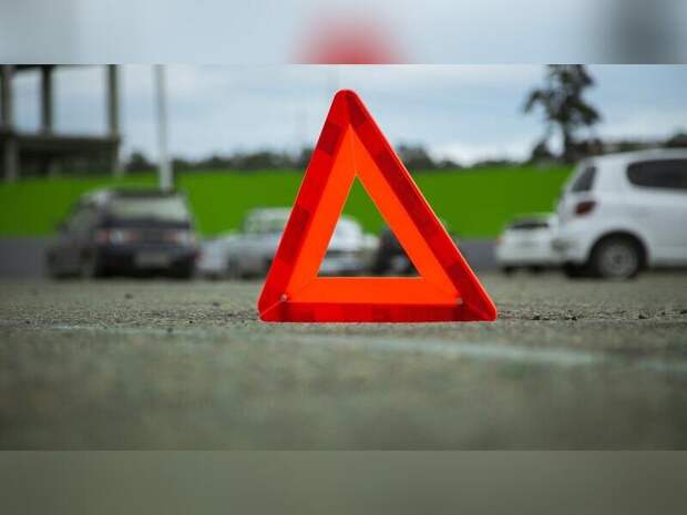 Ребёнок перебегал улицу и попал под колёса автомобиля
