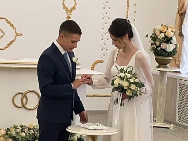 aleksandr-i-elena-zadorozhnie-roslavlskij-zags