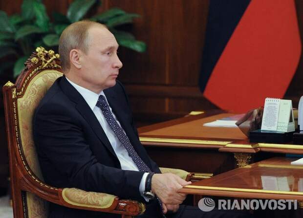 Путин во вторник посетит авиационно-космический салон МАКС