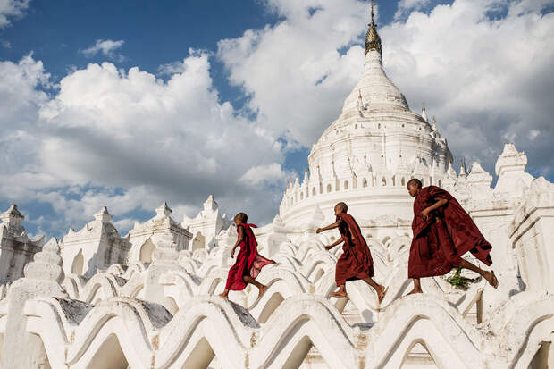 smithsonian-photo-contest-buddhist-monks