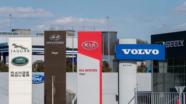 Эксперты: цены на автомобили в России в первом квартале могут вырасти на 10-15%