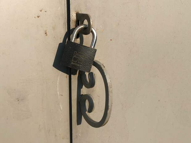 Полиция задержала четверых воровавших по ночам в ПВЗ петербуржцев