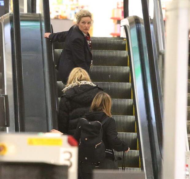 Мадонне пришлось снять паранджу в аэропорту Нью-Йорка