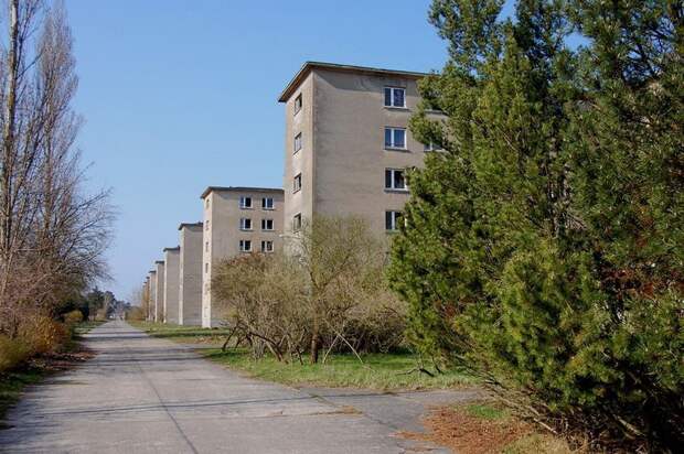 В течение нескольких лет все крупнейшие строительные компании Рейха и около 9 тысяч рабочих были вовлечены в этот проект война, история, факты