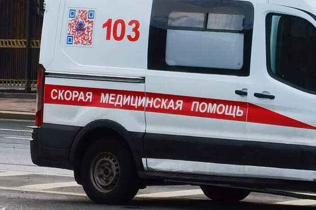В Екатеринбурге мужчина угнал карету скорой помощи с девушкой внутри