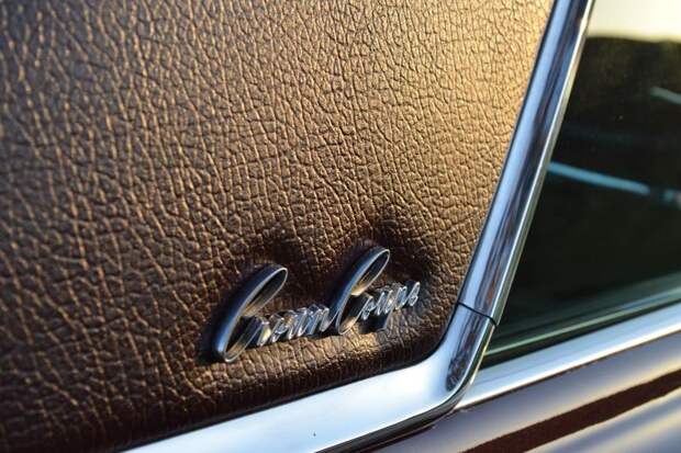 Редкий Imperial Crown Coupe 1967 года продают на аукционе (69 фото)