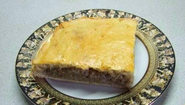 Классический пирог с рисом и рыбой