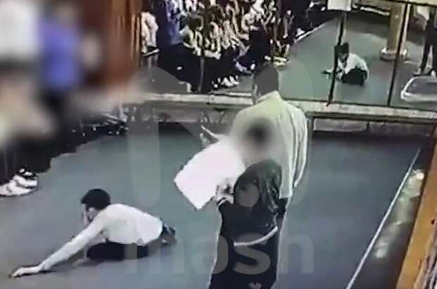 «Учитель года»: педагог из Питера «психанул» и швырнул 11-летнего школьника на пол