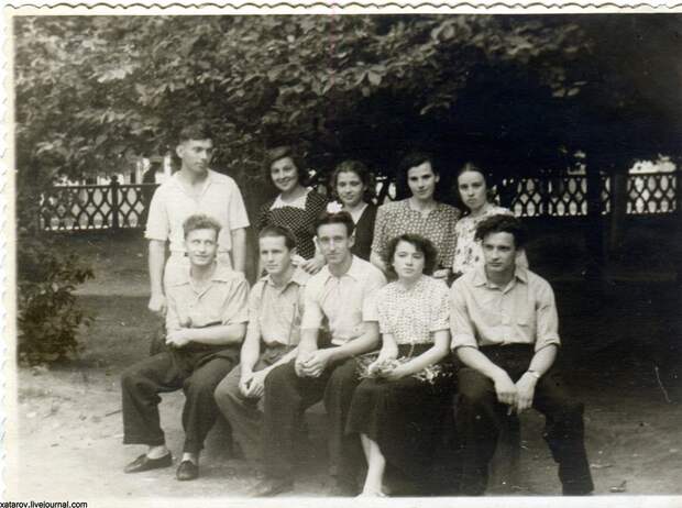 В Павлово-Посаде. Июль 1954 г..jpg