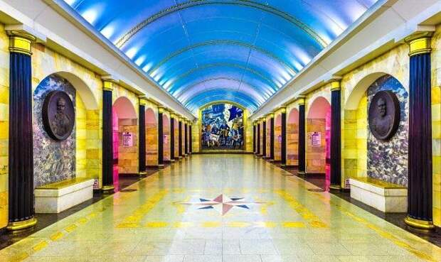 Станция «Адмиралтейская» в Петербургском метро считается самой глубокой в России – 86 м