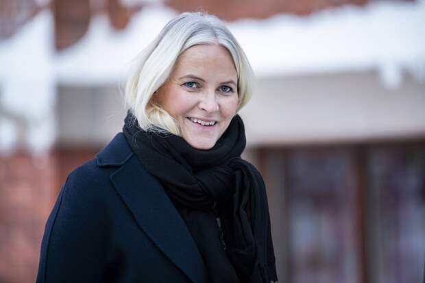 Кронпринцесса Норвегии объяснила связи с педофилом Эпштейном