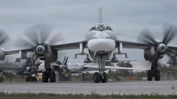 Половина Киева обесточена: ВС РФ нанесли массированный удар по Украине