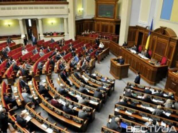 Рада запретила призывать в армию отцов трех детей до 18 лет Рада запретила призывать в армию отцов трех детей до 18 лет