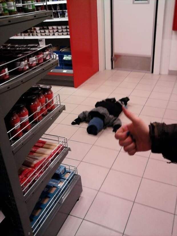 дети в магазине, смешные фото детей, дети с родителями в магазине