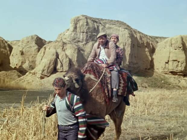 Верблюд троих не увезет (кадр из фильма)