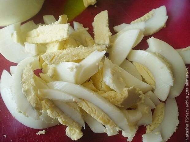 Оригинальный салат с ананасом и говядиной