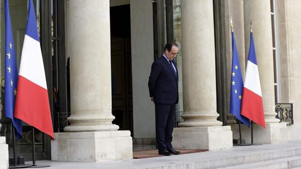 Mediapart: Не приехать на День Победы в Москву Олланду глупо и оскорбительно