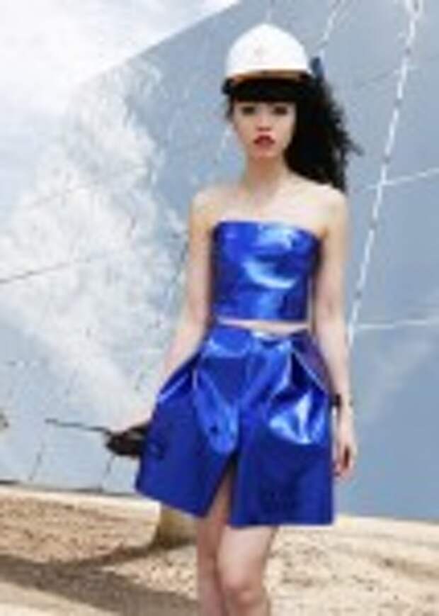 World's First Solar Power Catwalk