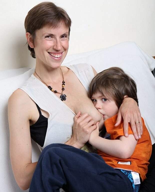 Британская мама решила кормить дочь грудью до 10 лет, чтобы повысить ее IQ iq, возраст, грудное вскармливание, дети, кормление, мама