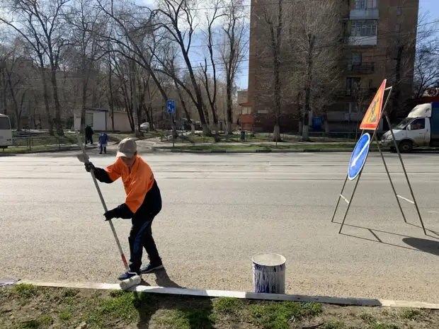 Шел самарец по роялю: в Самаре завершается месячник благоустройства