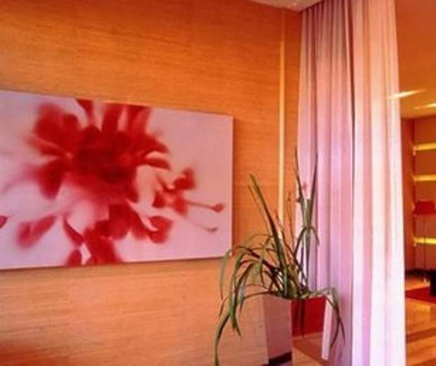 Оклеив комнату обоями... Оклеив комнату обоями...