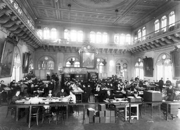 27 апреля 1906. Учет бюллетеней по выборам выборщиков в Первую Государственную думу в зале Городской думы