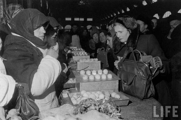 Фоторепортаж о жизни простых советских граждан в 1950-х