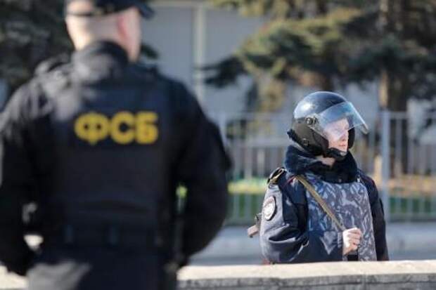Россиянина уговаривали предать родину во время поездки на Украину Россиянина уговаривали предать родину во время поездки на Украину