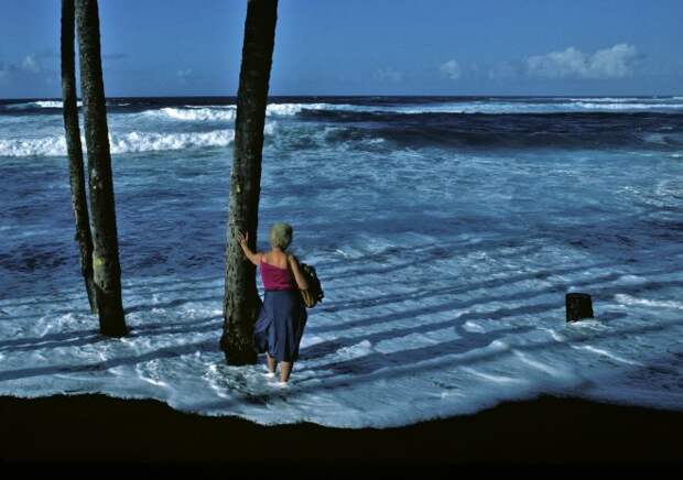 Черный: Punaluu Beach, Гавайи, США Отдых и Путешествия, море, пляж