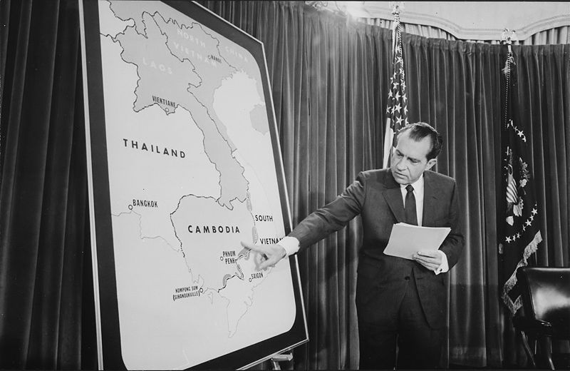 Файл:NixononCambodia.jpg