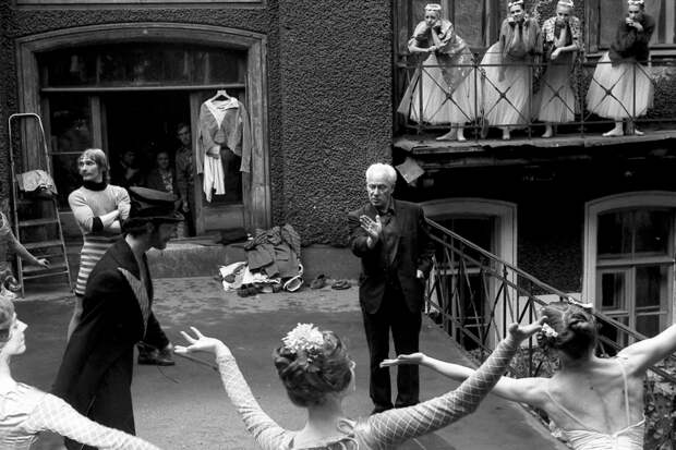 Леонид Якобсон на репетиции