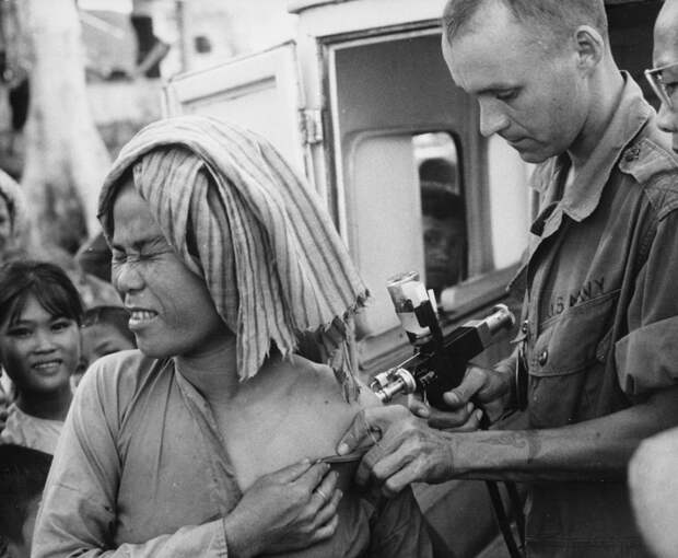 Вакцинация от холеры. 1966