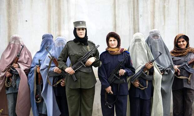 Афганским женщинам хорошо — они никуда не бегут