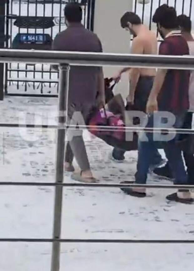 Мужчина с ножом напал на студентов медвуза в Уфе — пострадали шесть человек