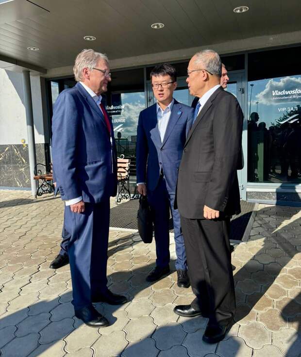 Борис Титов: мы рады встретить на российской земле нового председателя китайской части РККДМР Ли Хунчжуна