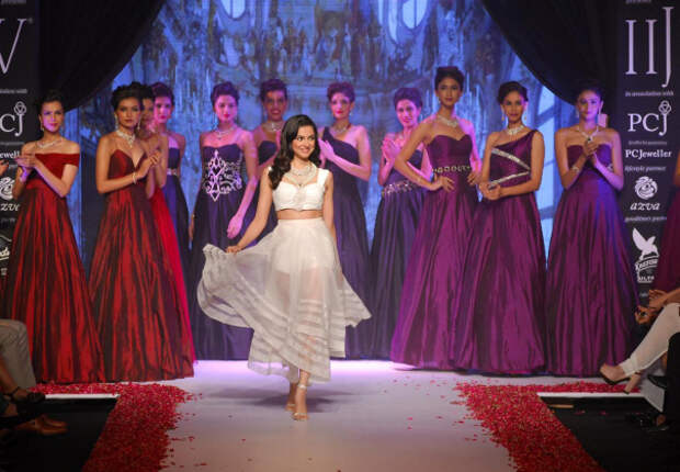 DivyaKhoslaIIJW14.jpg