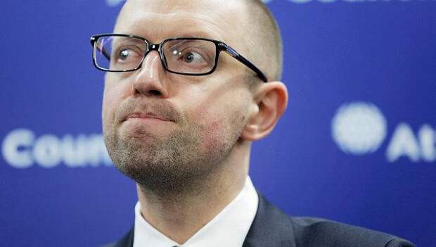 Премьер Украины надеется на поддержку всего мира. В том числе - в финансовых вопросах