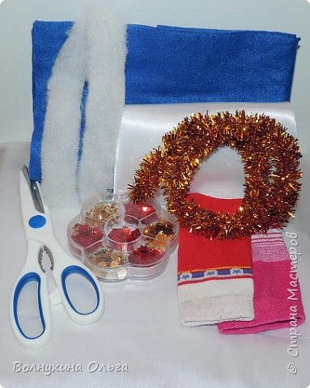Мастер-класс Упаковка Новый год Шитьё Мешок для подарков в виде Деда Мороза Клей Нитки Пайетки Ткань фото 2