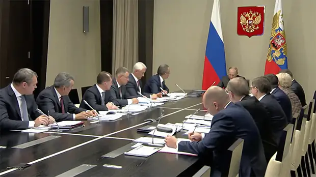 «Надеюсь, не будет больше ситуаций, что деньги не дошли»: Путин на совещании по ликвидации последствий паводков