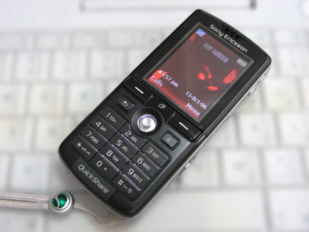 Одним из самых популярных телефонов в 2006-м был Sony Ericsson K750i, вышедший в предыдущем году. 2006 год, воспоминания, ностальгия