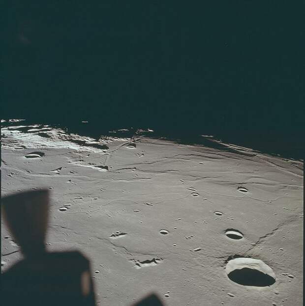 Редкие фотографии Луны от NASA