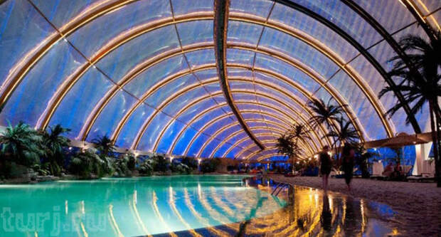 Казахстан, Астана, ТРЦ Хан Шатыр, торгово-развлекательный центр в Астане, проекты Нормана Фостера, шанский шатер, лучшие экоздания мира, достопримечательности Астаны, шопинг в Астане, развлечения в Астане, современная архитектура