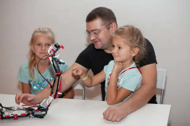 Фестиваль юных изобретателей для всей семьи «Точка сборки»