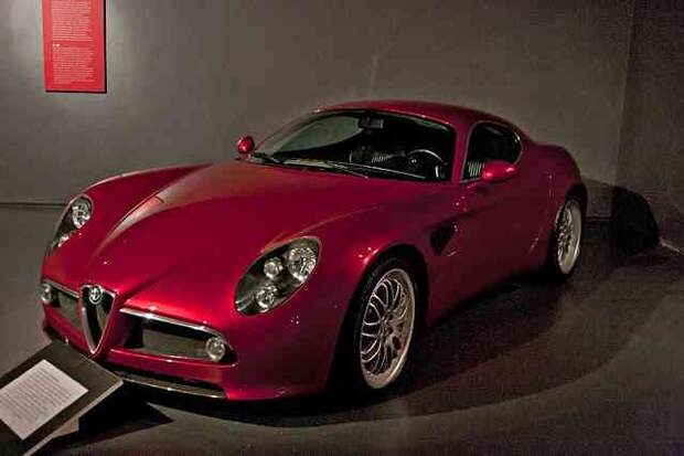 Музей авто истории в турине, италия. (трафик)