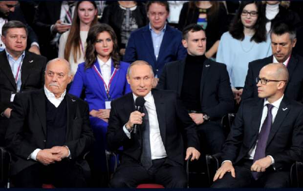 Владимир Путин рассказал о своих любимых фильмах Владимир Путин рассказал о своих любимых фильмах