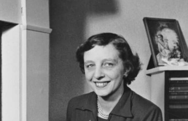 «Предательница» или верная няня: как Мэрион Кроуфорд после 18 лет службы «вычеркнули» из королевской семьи