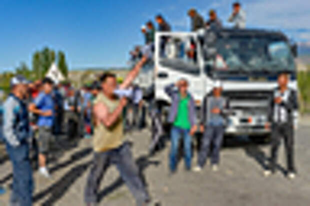 Киргизии предрекли санкции в случае силового захвата Кумтора