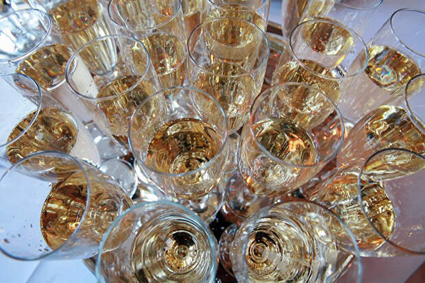 Moet Hennessy временно приостанавливает поставки шампанского в Россию