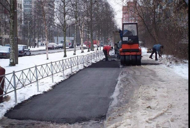 Асфальт на снег. Это нас уже не особо удивляет жкх, зима, прикол, юмор